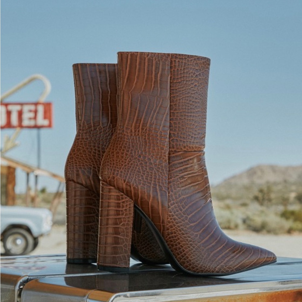 Lulu’s Dawson Tan Crocodile Pointed-Toe Mid Calf Boots